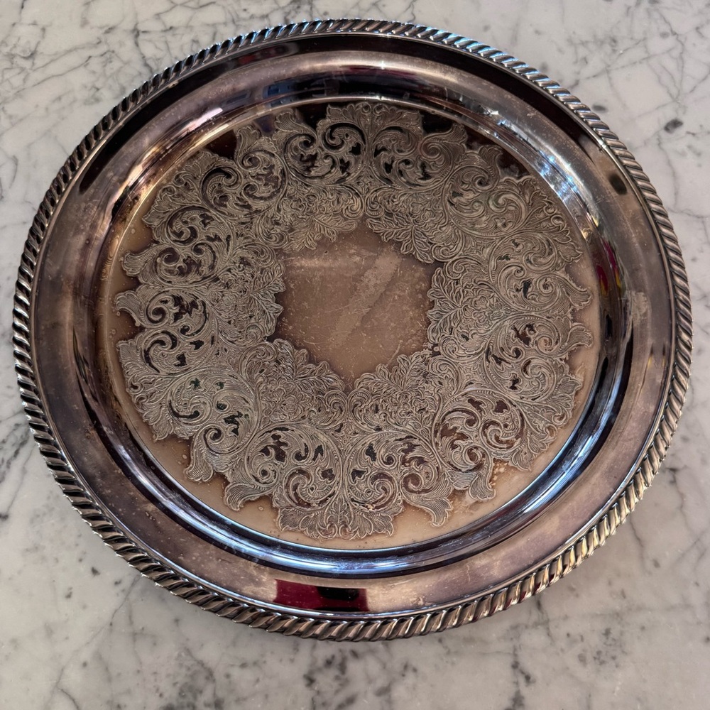 Taunton Silverplate Sheridan collection tray. 12 inches. EUC needs polish